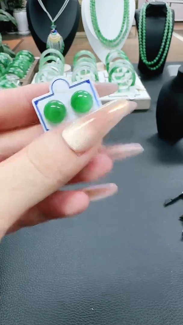 未镶嵌1石英质玉（非洲翠）/6685