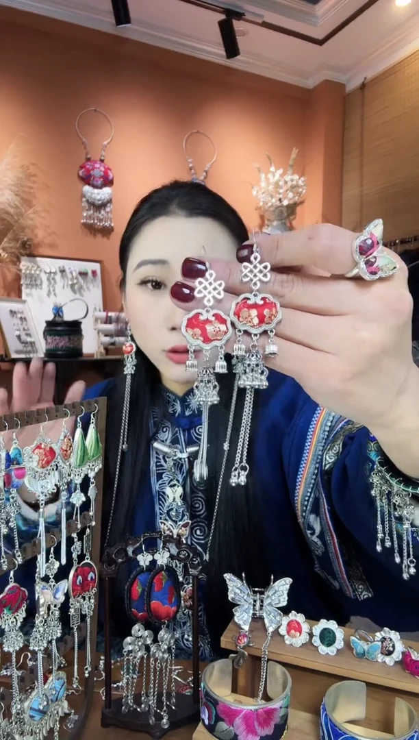 【闪购商品】刺绣纯手工民族风耳环