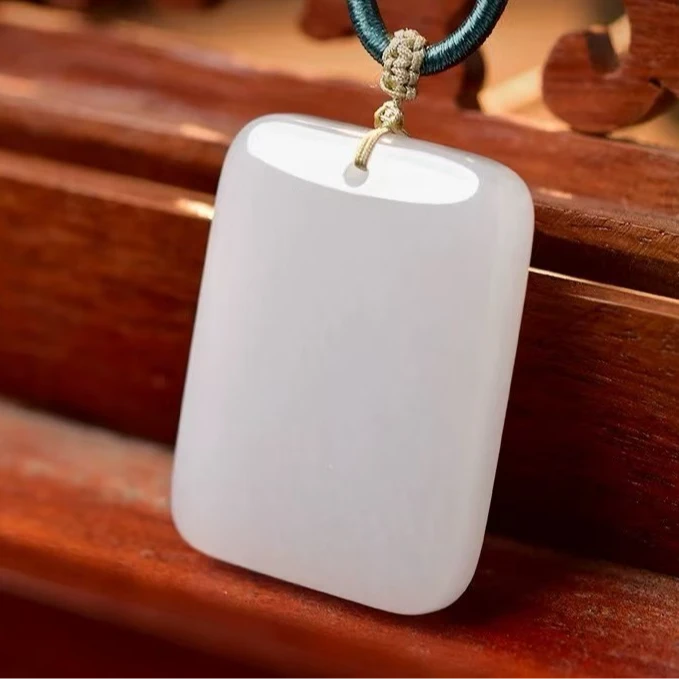 新疆白色金丝玉无事牌