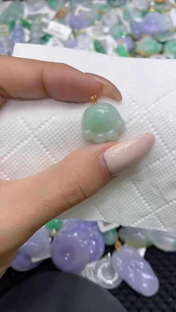 颈饰18K金镶嵌翡翠111111111111