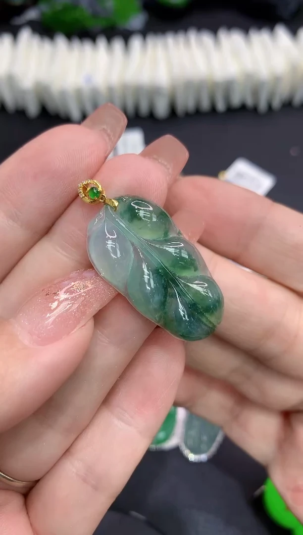 吊坠(不含链)18K金镶嵌翡翠111