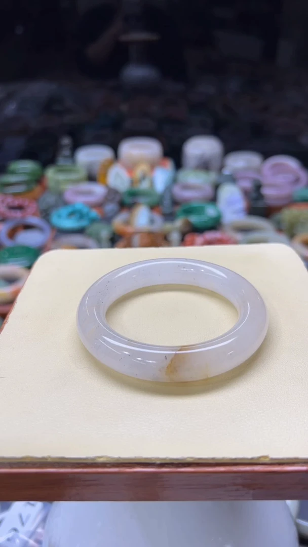 【闪购商品】石英质玉手镯未镶嵌051