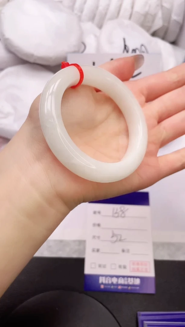 【闪购商品】和田玉手镯未镶嵌12K158-52