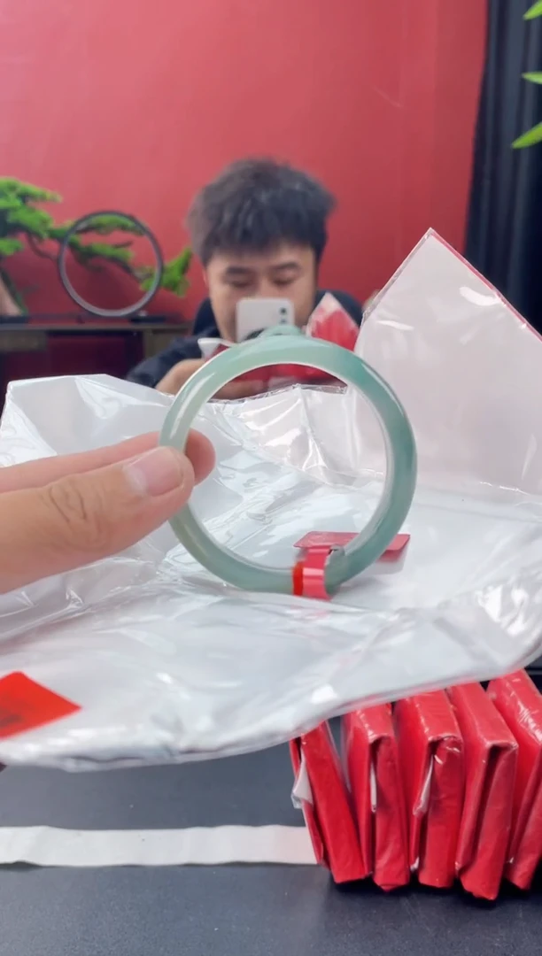 未镶嵌手镯翡翠8
