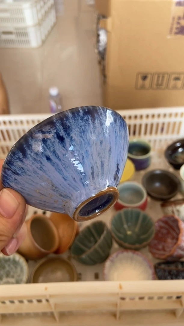 摄影的产品有使用过的痕迹有点脏介意勿拍