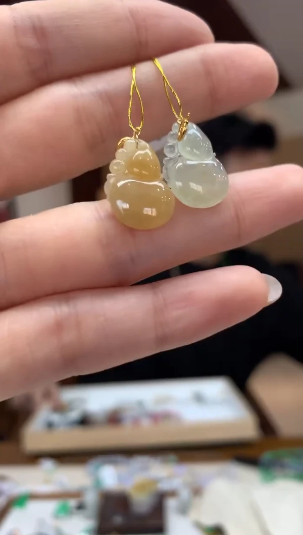 吊坠(不含链)18K金镶嵌翡翠葫芦  多样性发货1件