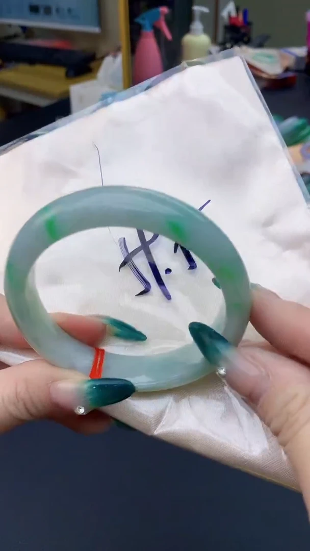 【闪购商品】翡翠手镯未镶嵌1018340928