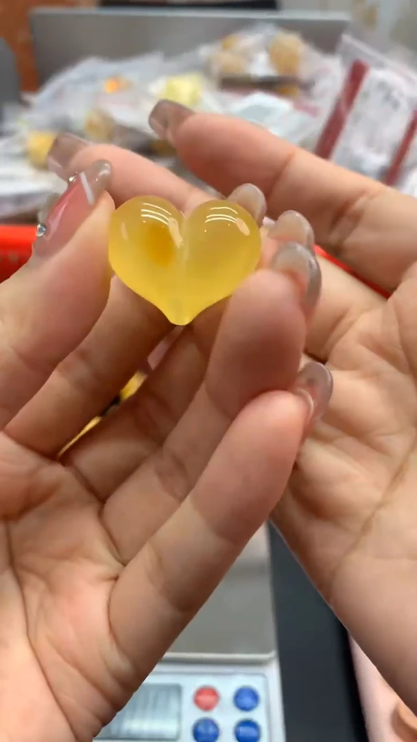 未镶嵌琥珀珠宝奇石745