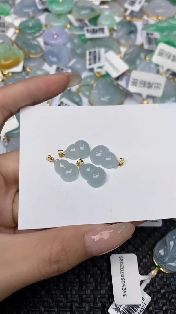 翡翠18K金镶嵌颈饰天然翡翠a货