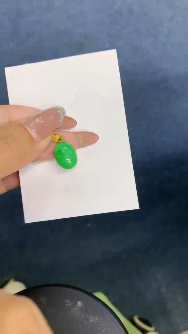 颈饰18K金镶嵌翡翠1