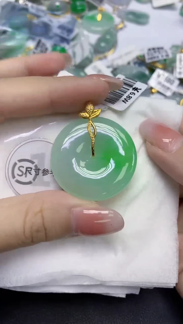 颈饰18K金镶嵌翡翠天然缅甸翡翠A货百元以上9元证书费自理