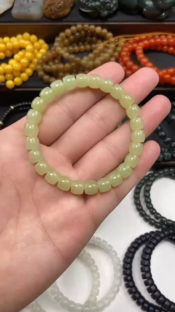 和田玉未镶嵌颈饰天*手串