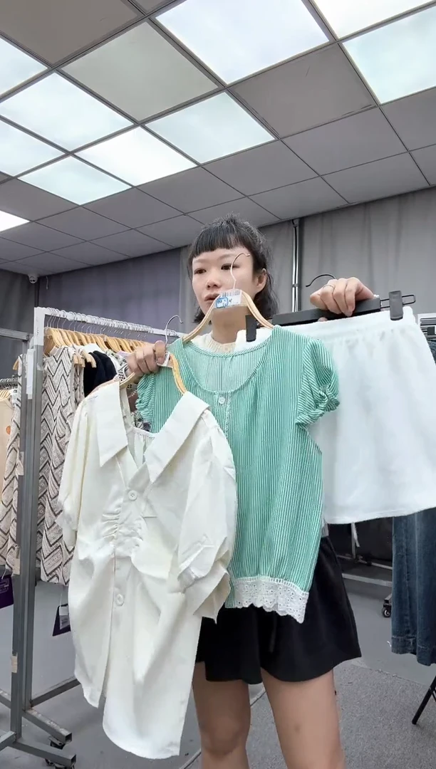 大哥家漂亮衣服漂亮颜色