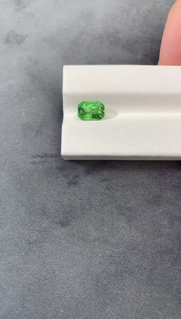 未镶嵌裸石石榴石（沙弗莱）薄荷绿 2.14CT