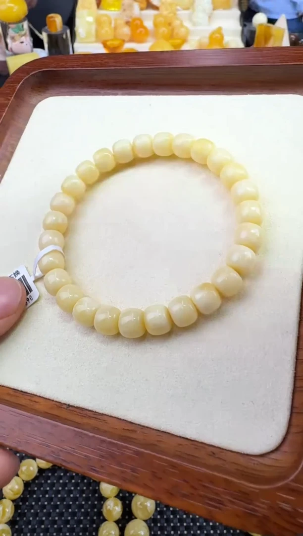 裸石琥珀未镶嵌宝衡 钟爱 纯.糯浓 A++级 8mm