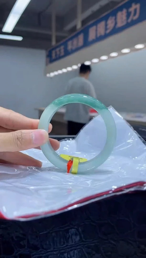 未镶嵌手镯翡翠手镯6