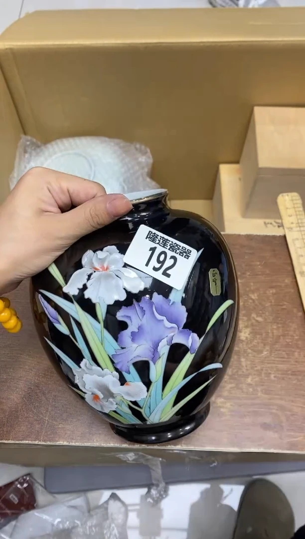 瓷片齐*子隆莲瓷器欢迎大家