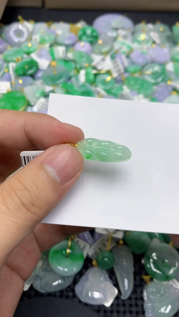 颈饰未镶嵌翡翠天然缅甸翡翠A货