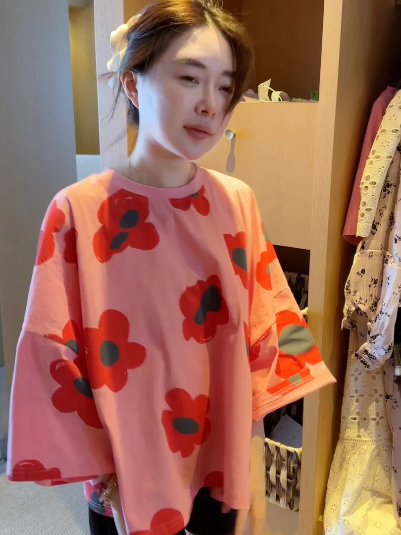 【BORAKOO】花朵落肩短款短袖T恤