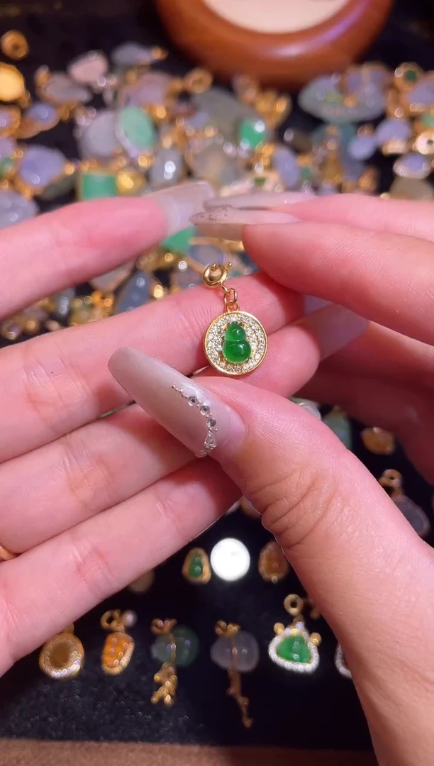 颈饰银S925镶嵌翡翠天然a货