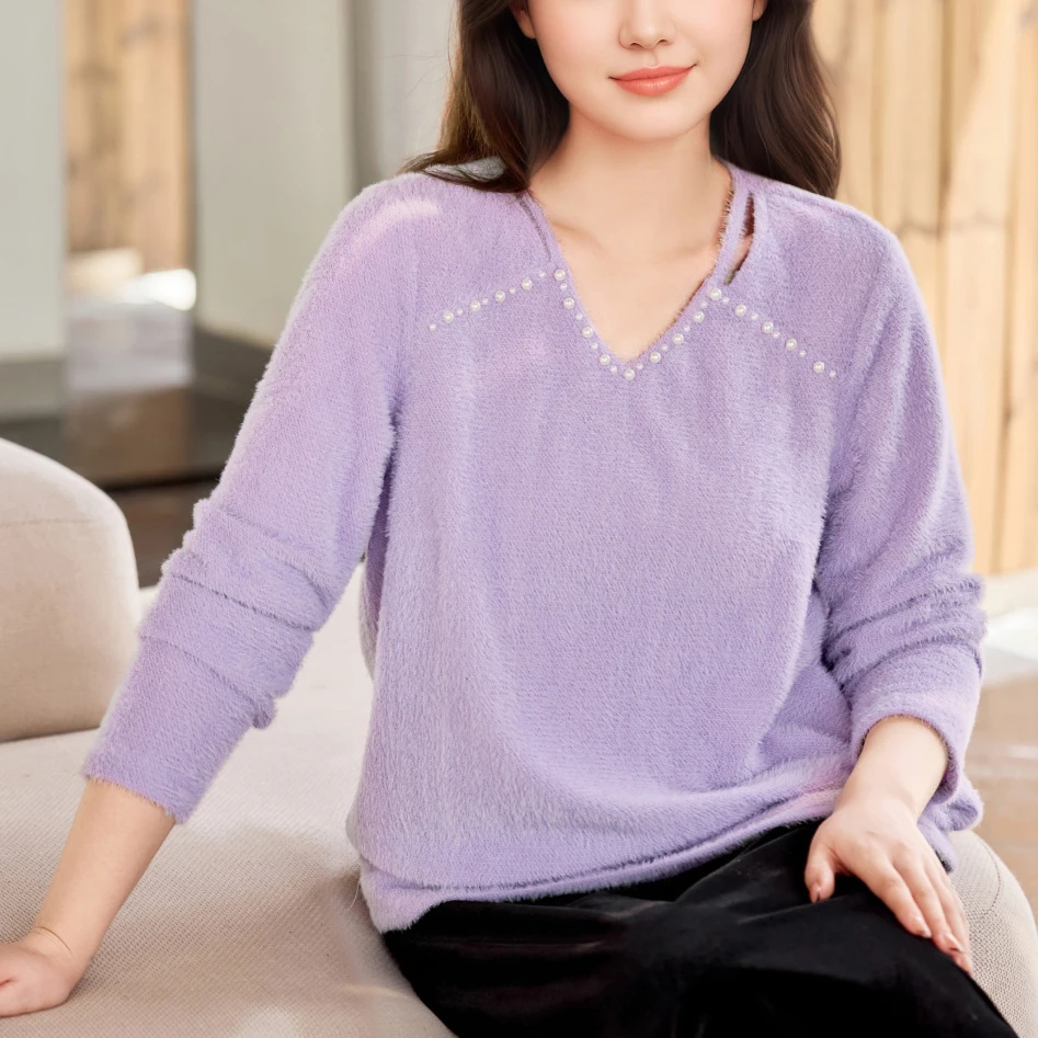 MsShe大码女装2025冬装气质钉珠V领仿貂毛针织长袖T恤J~E2510042