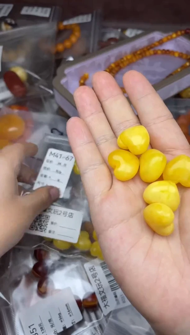 木高端原创饰品屁桃