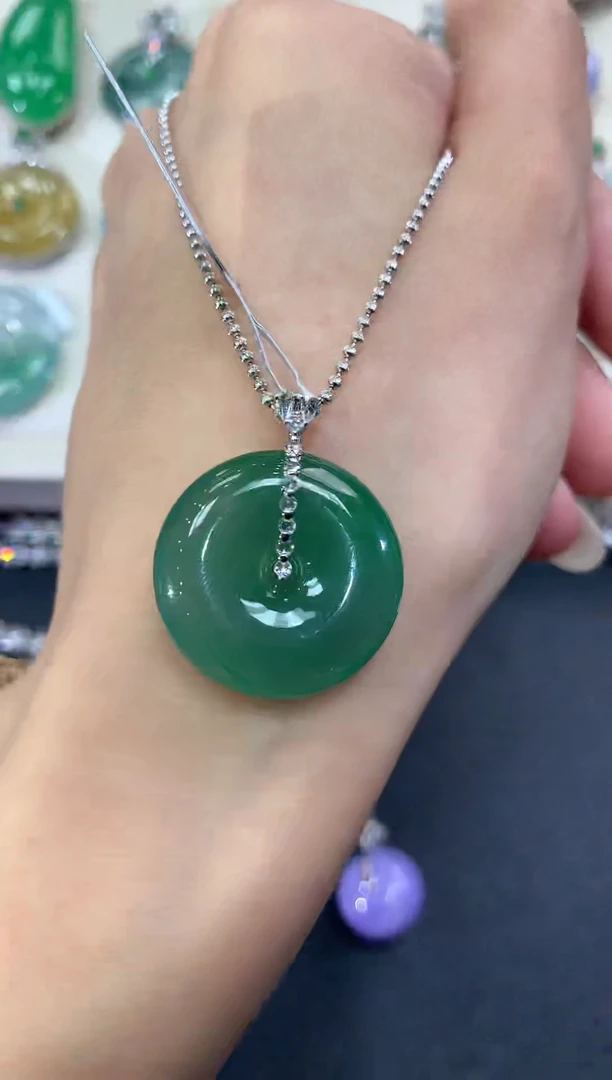 【闪购商品】翡翠吊坠(不含链)18K金镶嵌a119