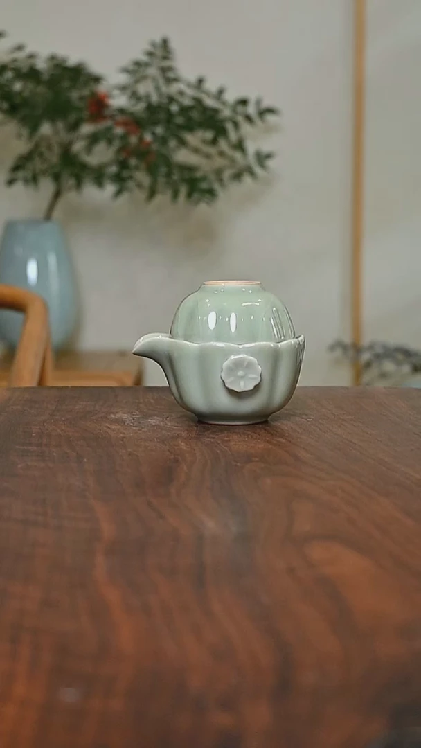 单杯快客 荷叶青釉 微瑕 朱家款