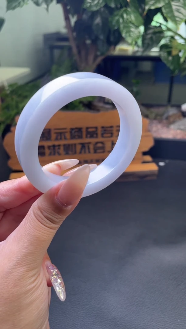 未镶嵌手镯定制翡翠手镯
