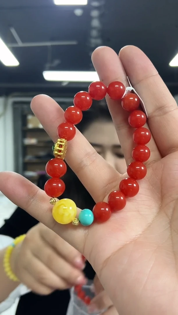 【闪购商品】南红玛瑙手串未镶嵌多样性发其一，颜色微差