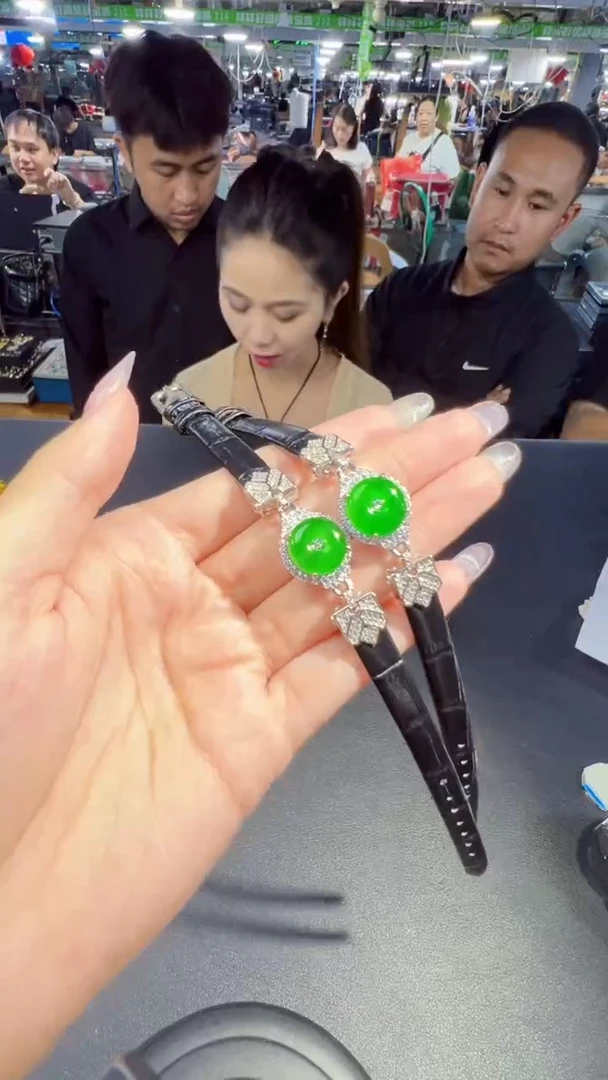 定制翡翠未镶嵌多样性发货平安扣手牌1