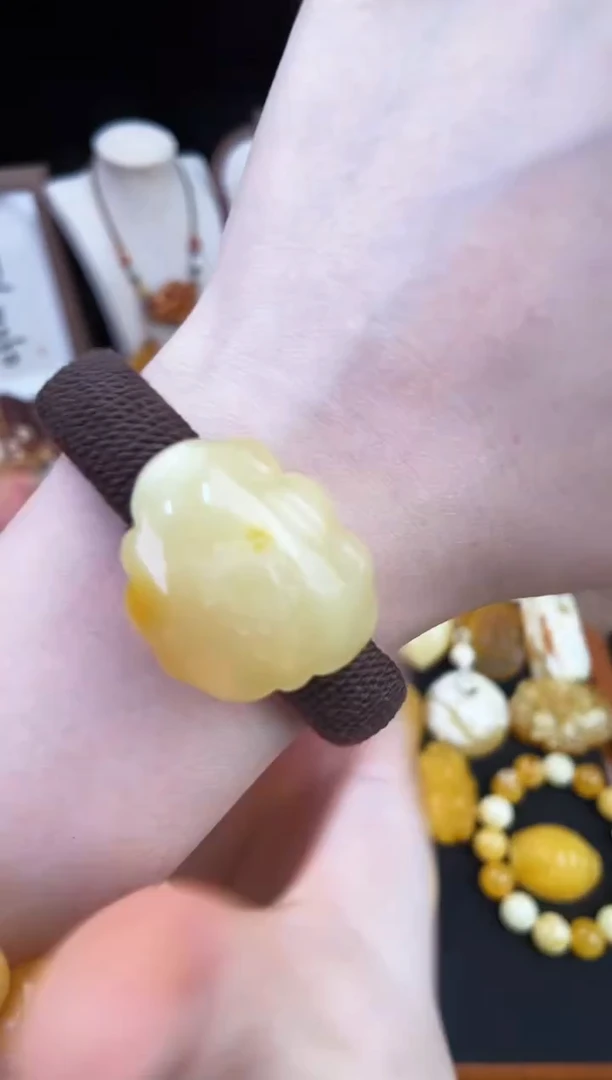 琥珀未镶嵌珠宝奇石柒月
