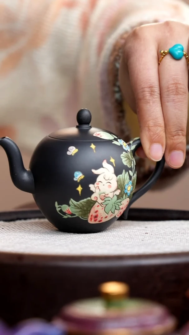 茶壶紫砂云雾天青美人肩泥绘草莓兔012