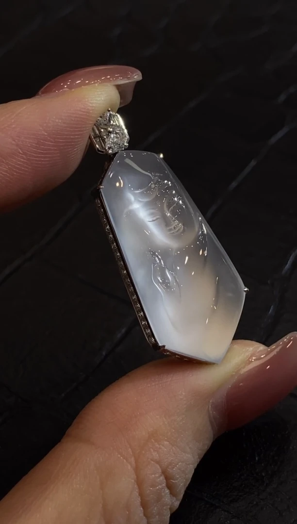 翡翠18K金镶嵌颈饰收到货48小时鉴赏期（超时不退不换）