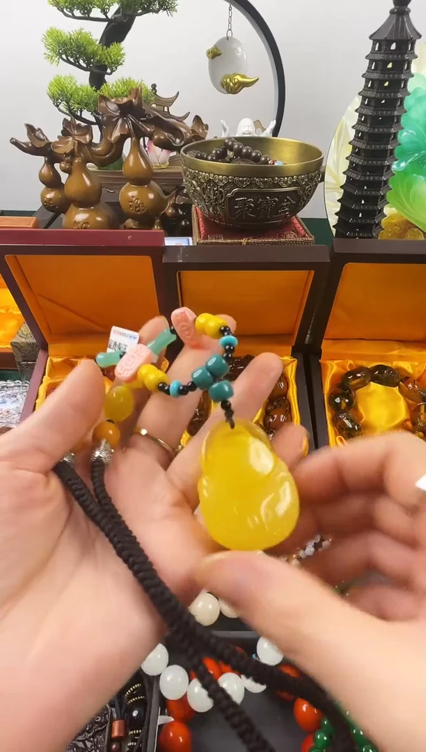 未镶嵌颈饰琥珀【闪购商品】