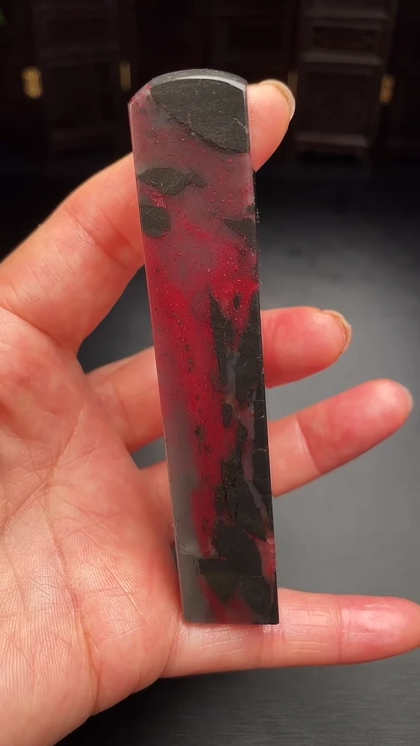 鸡血石用****8鸡血石印章