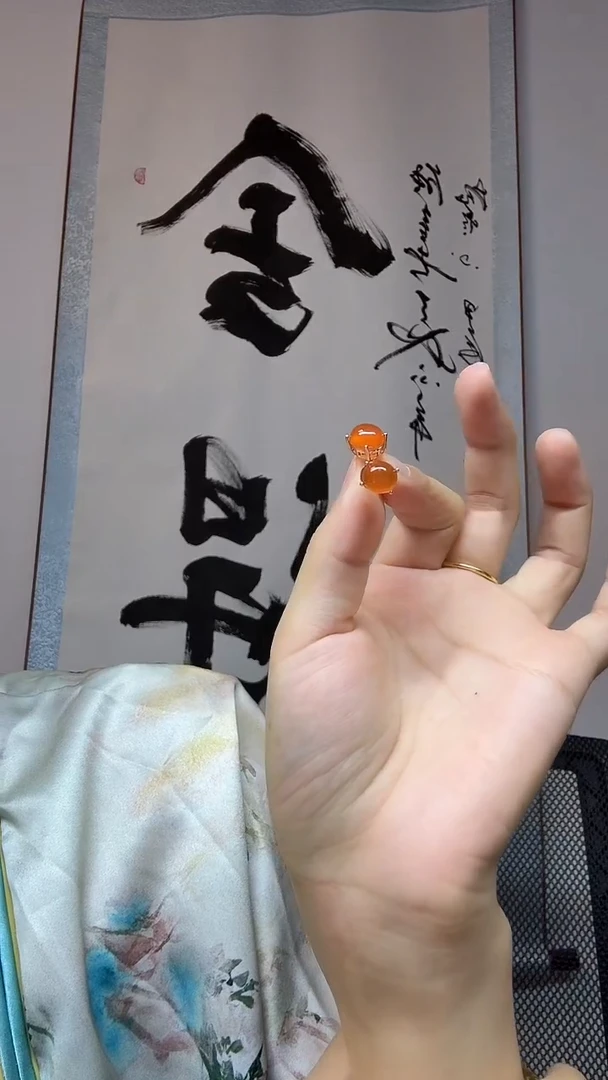 银S925镶嵌南红玛瑙耳饰耳钉