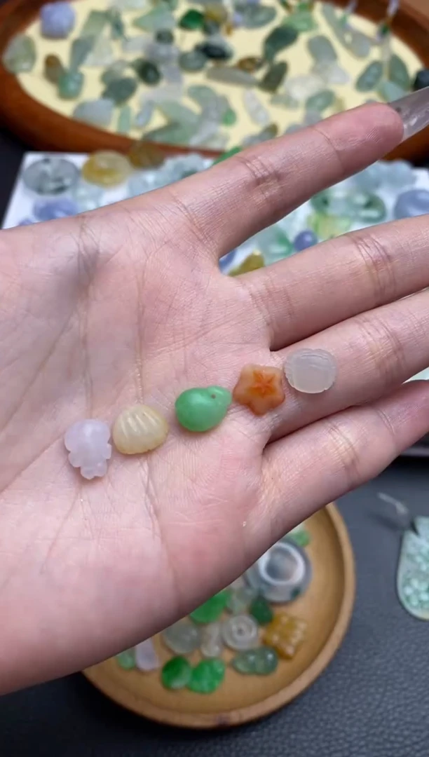 未镶嵌定制翡翠翡翠毛货~