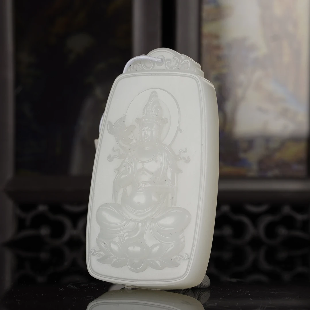 XT11190二十世纪和田玉持莲观音牌