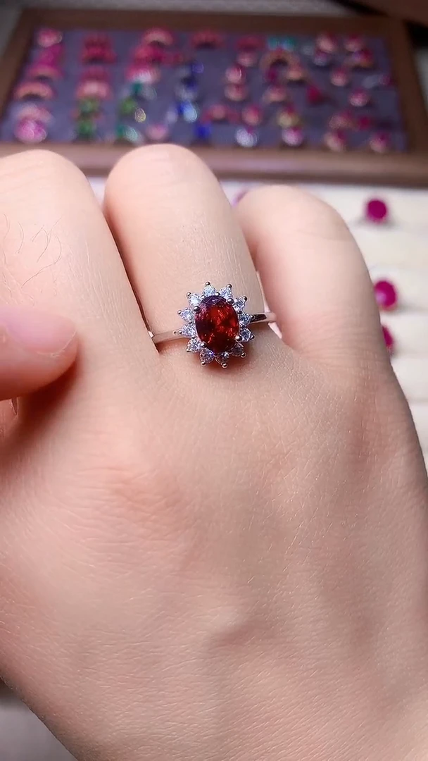 【闪购商品】石榴石戒指银S925镶嵌000