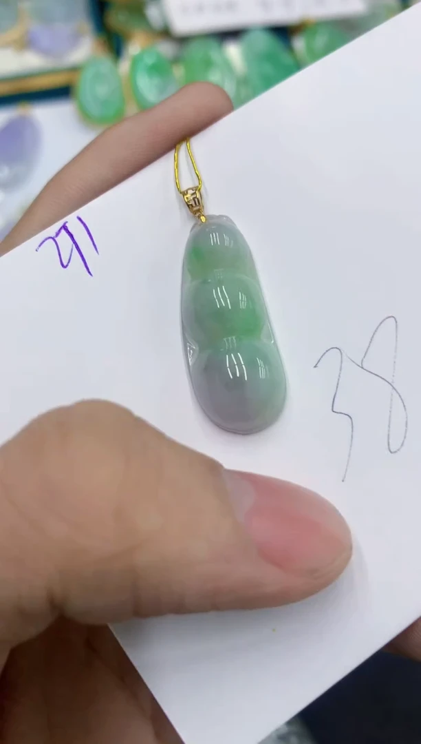 颈饰18K金镶嵌翡翠1111111111111