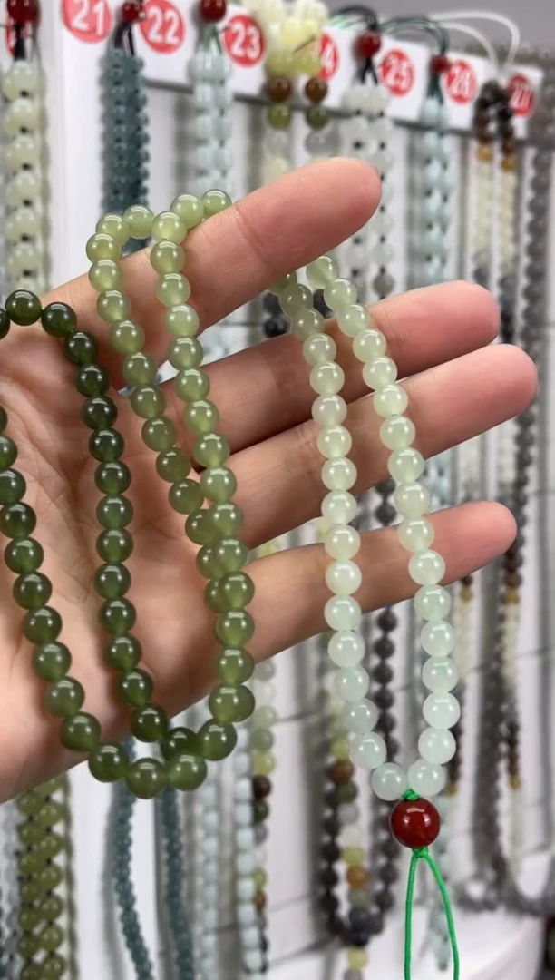 颈饰未镶嵌和田玉朱*6