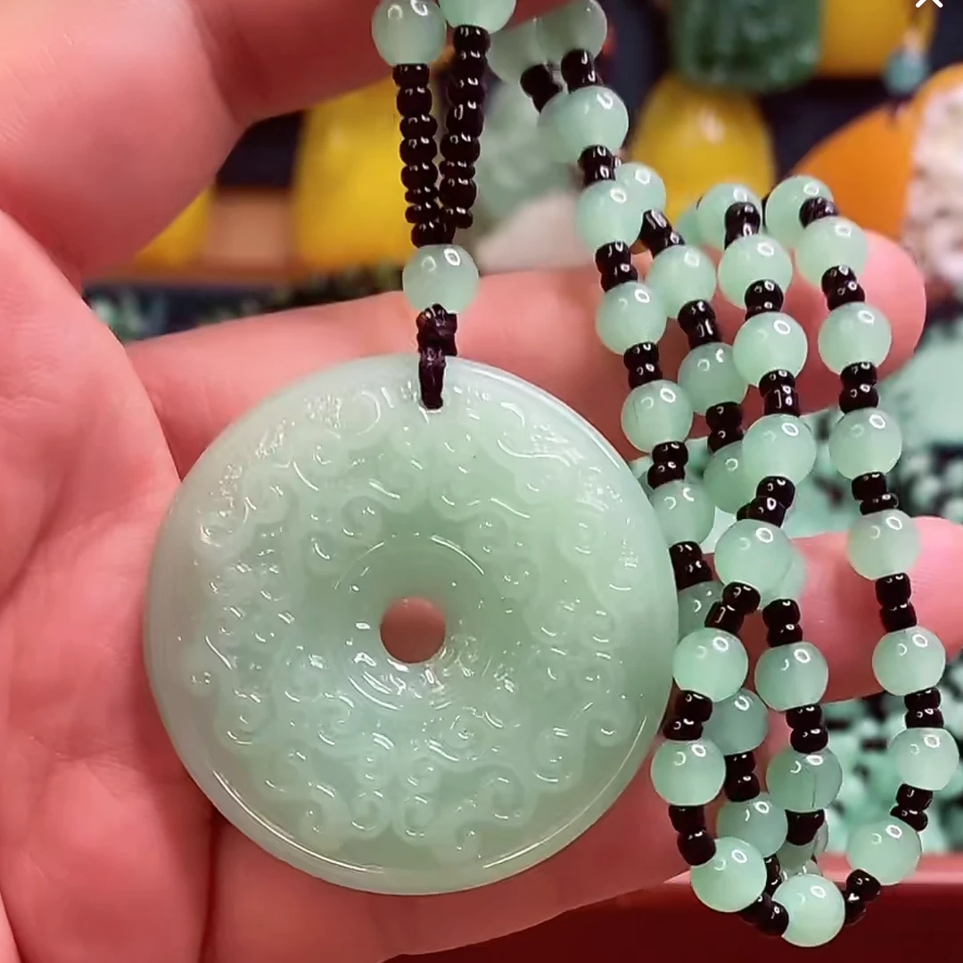 5.浅绿路路通吊坠经典时尚百搭款