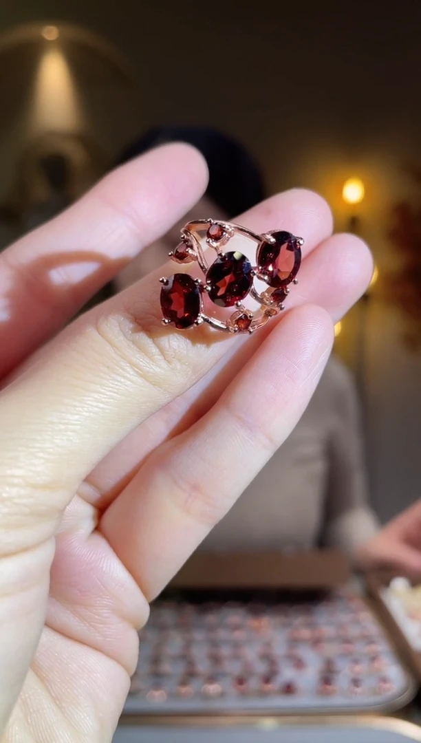 银S925镶嵌手饰石榴石手饰