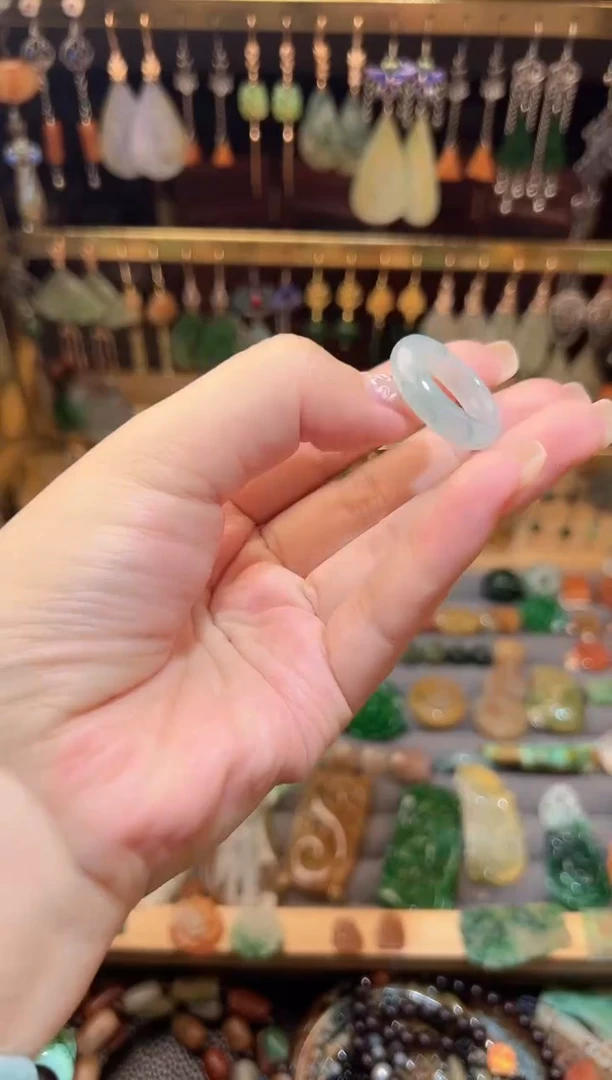 定制翡翠未镶嵌V****乐翡翠