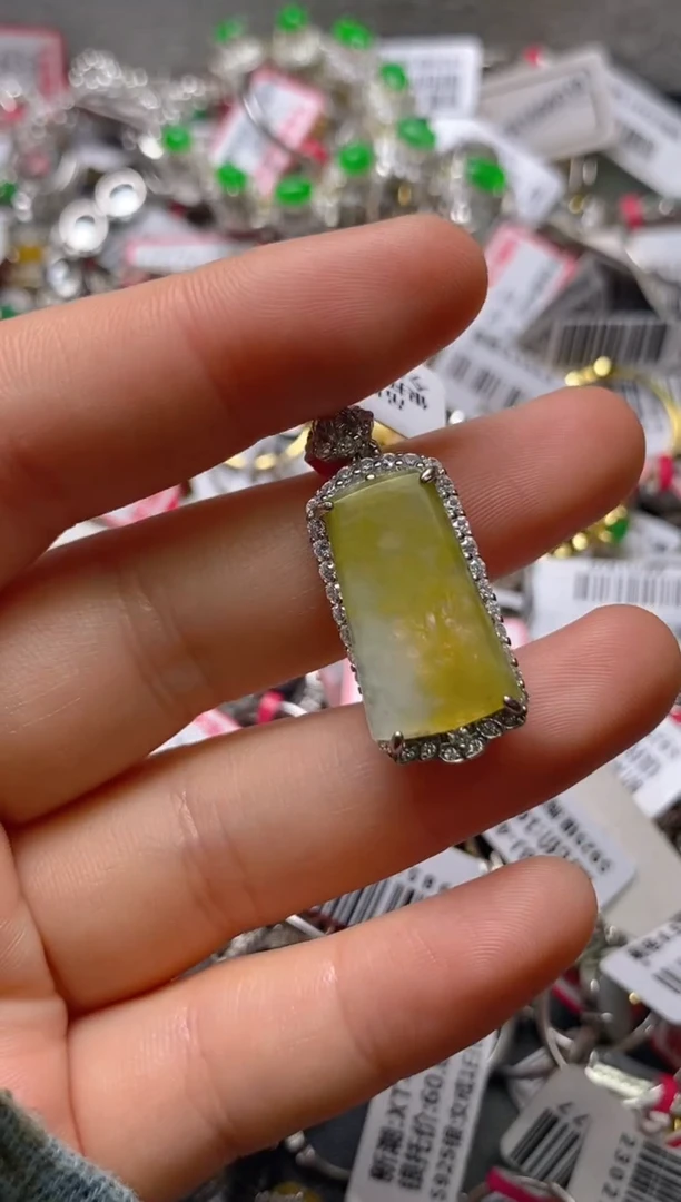 银S925镶嵌戒指翡翠百内无证书