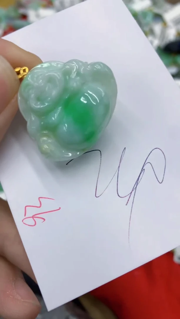 翡翠18K金镶嵌颈饰1111111111