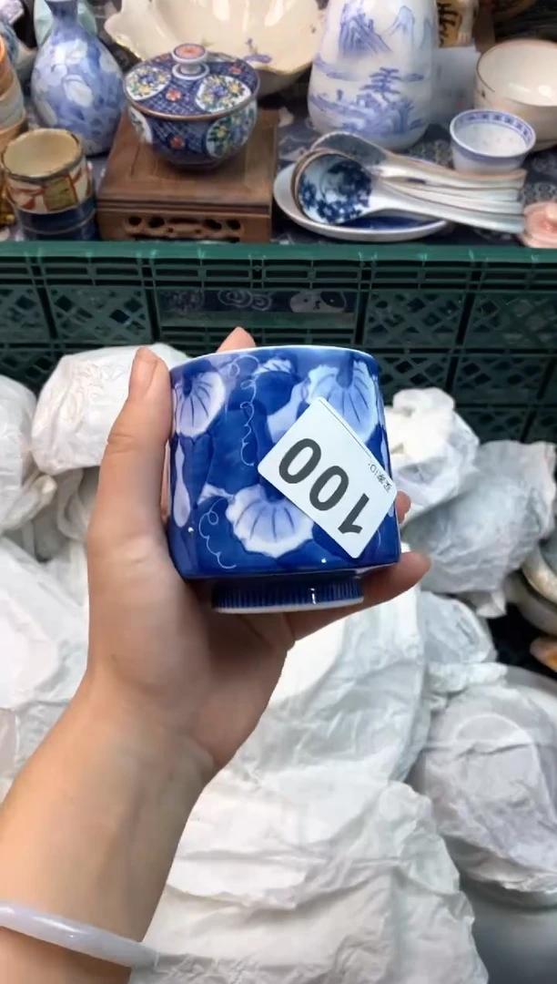 瓷片.****n( ⊙ o ⊙ )( ⊙ o ⊙ )