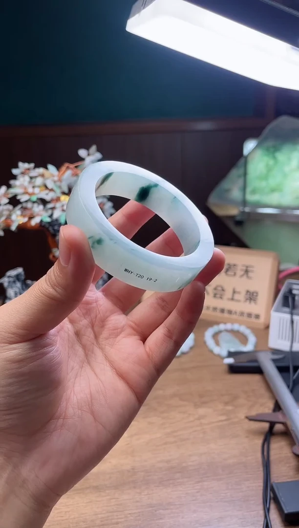 【闪购商品】定制翡翠手镯未镶嵌定制