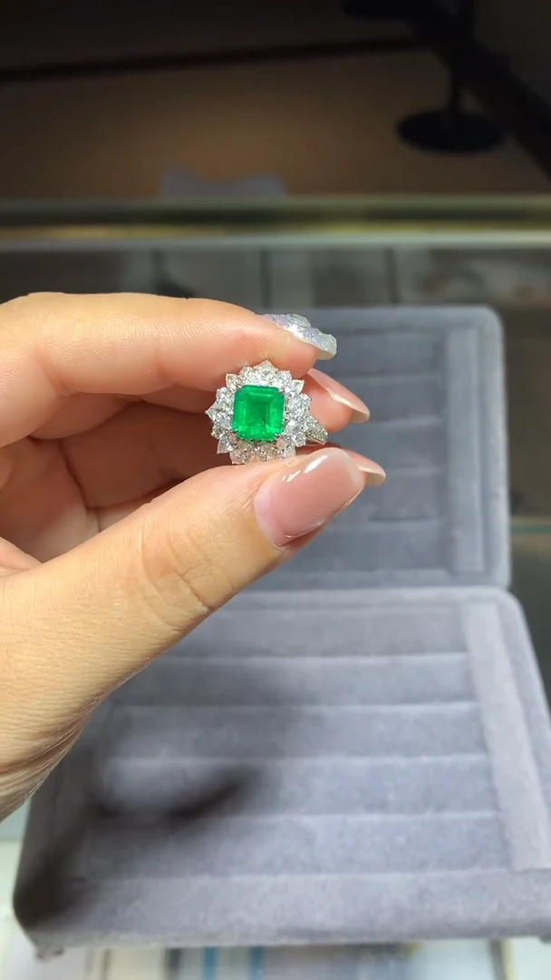 18K金镶嵌戒指红宝石1.66CT
